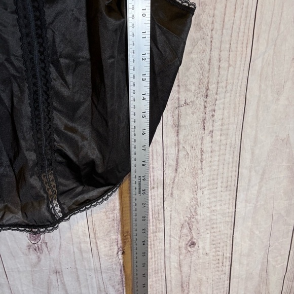 Vintage Elegant Black Corset Style Lace Trim Camisole Crop Top Medium - Picture 3 of 5